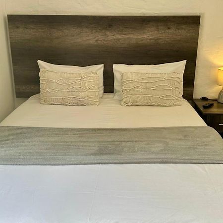 City Living Apartment 119 - Washer, 4K Tv, Fast Wifi, & Sunny Balcony Johannesburg Luaran gambar