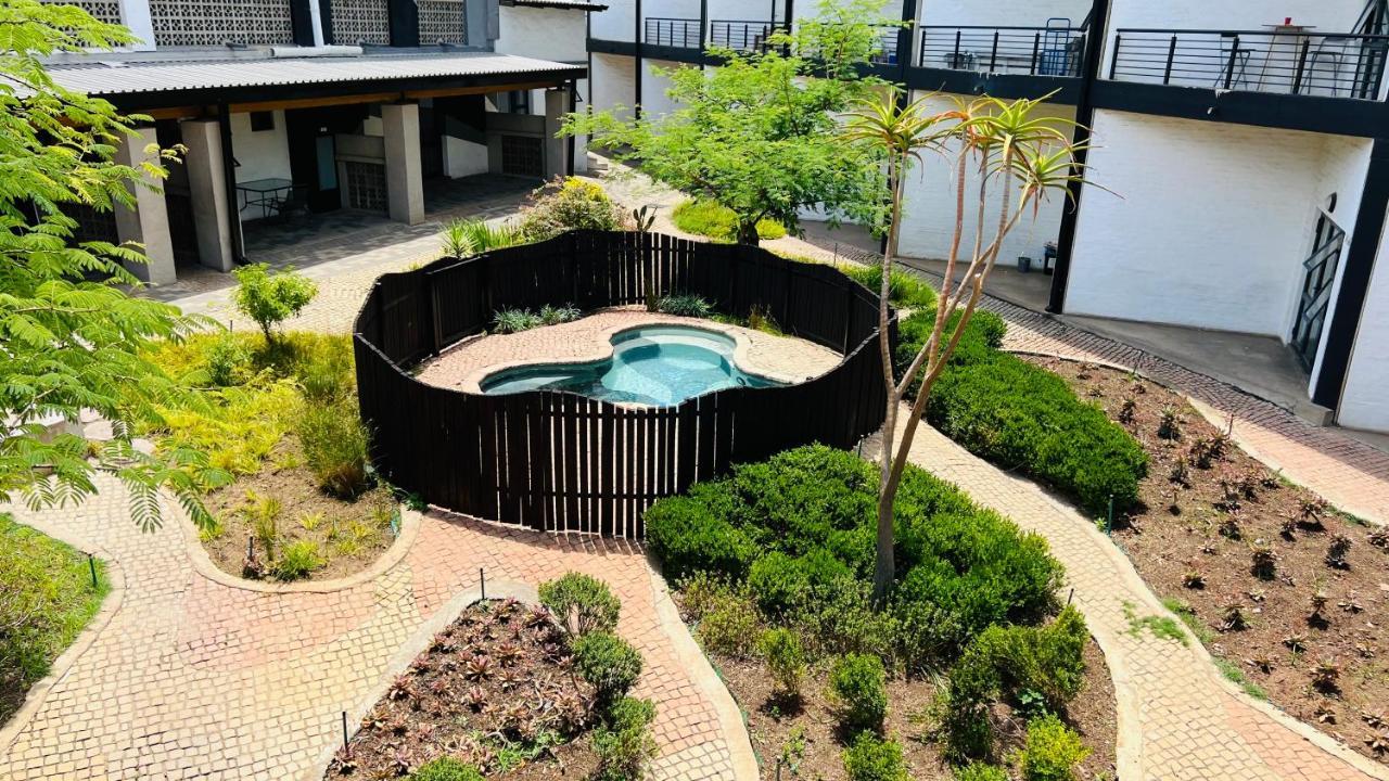 City Living Apartment 119 - Washer, 4K Tv, Fast Wifi, & Sunny Balcony Johannesburg Luaran gambar