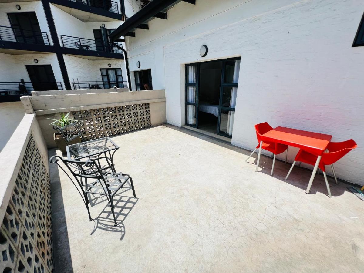 City Living Apartment 119 - Washer, 4K Tv, Fast Wifi, & Sunny Balcony Johannesburg Luaran gambar