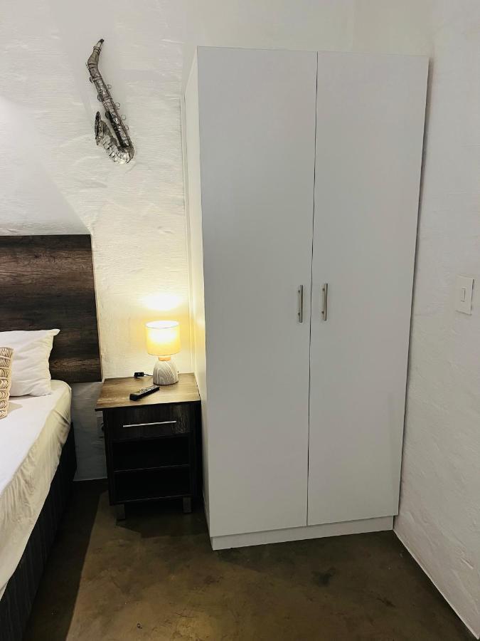 City Living Apartment 119 - Washer, 4K Tv, Fast Wifi, & Sunny Balcony Johannesburg Luaran gambar