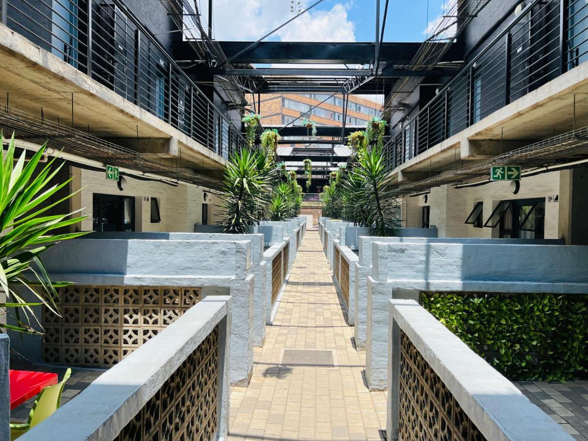 City Living Apartment 119 - Washer, 4K Tv, Fast Wifi, & Sunny Balcony Johannesburg Luaran gambar