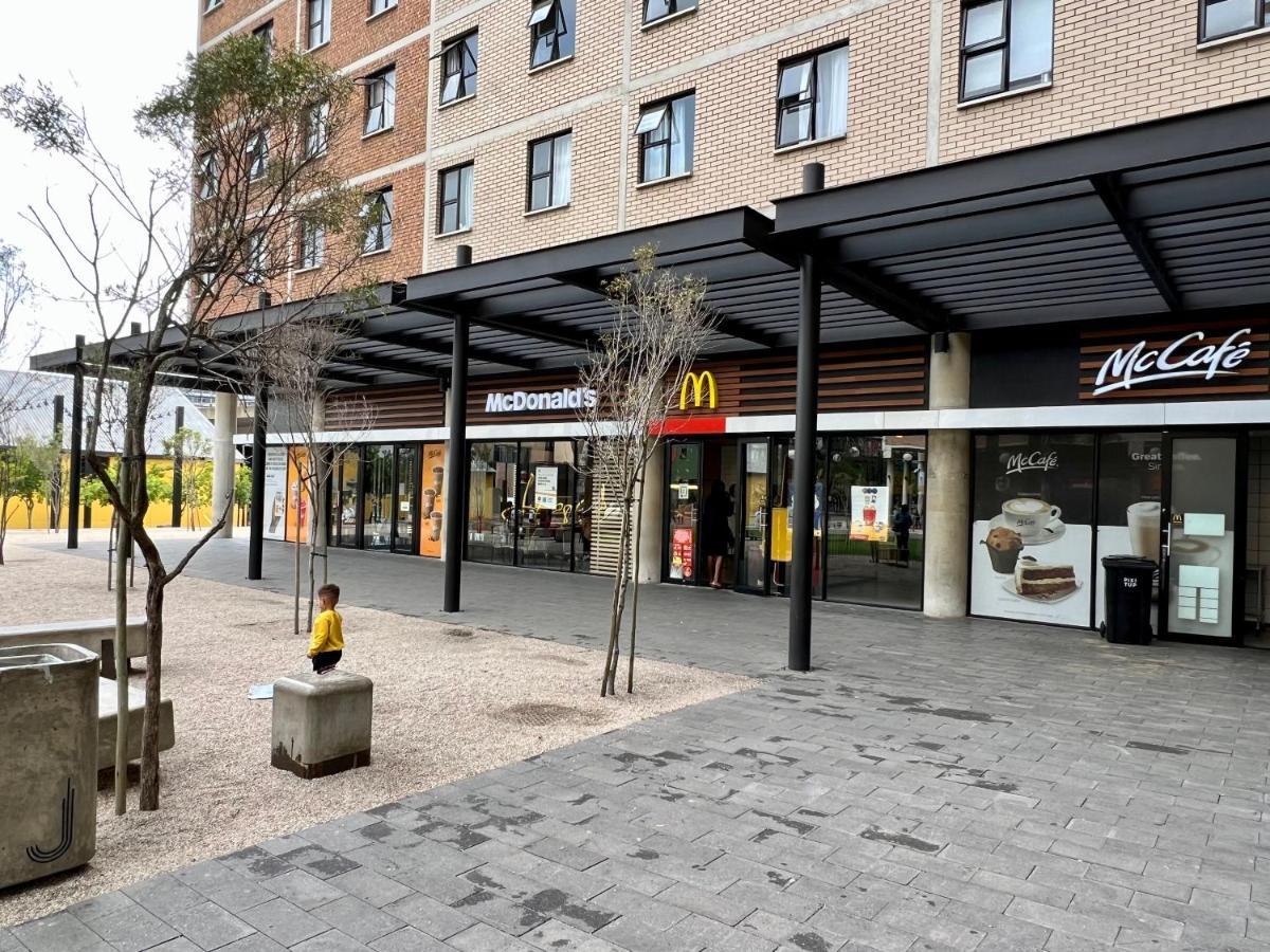 City Living Apartment 119 - Washer, 4K Tv, Fast Wifi, & Sunny Balcony Johannesburg Luaran gambar