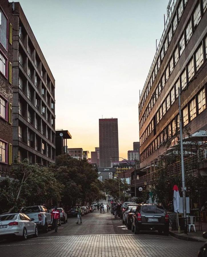 City Living Apartment 119 - Washer, 4K Tv, Fast Wifi, & Sunny Balcony Johannesburg Luaran gambar